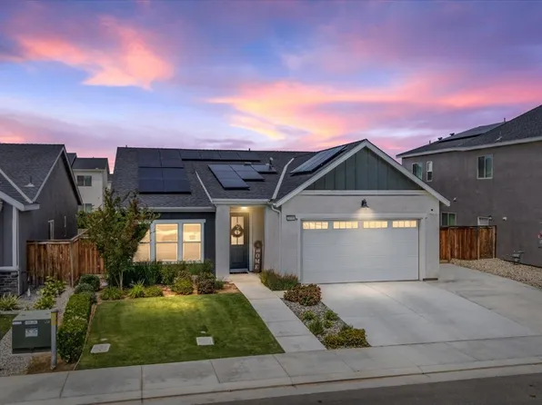 9008 Pine Breeze Ln, Shafter, CA 93263