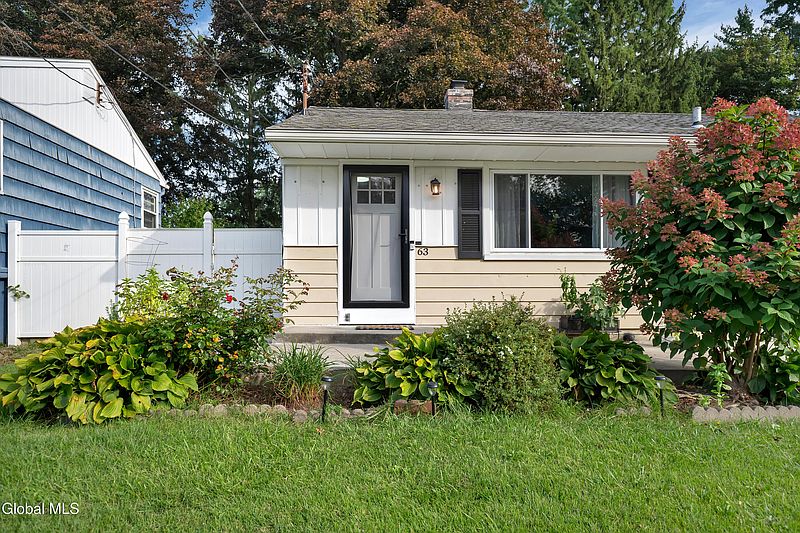4th image of 63 Orlando Avenue