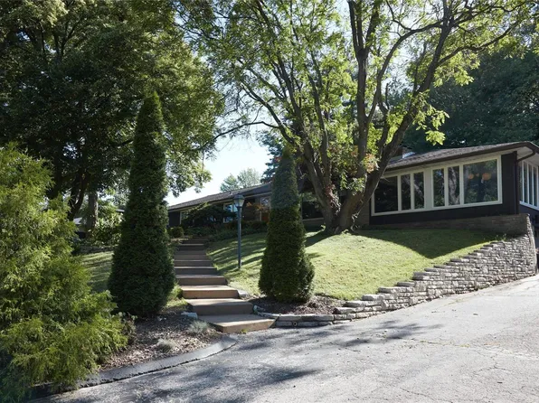 6 Bon Aire Dr, Saint Louis, MO 63132