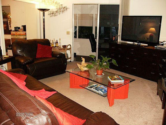 Living room before carpet was removed