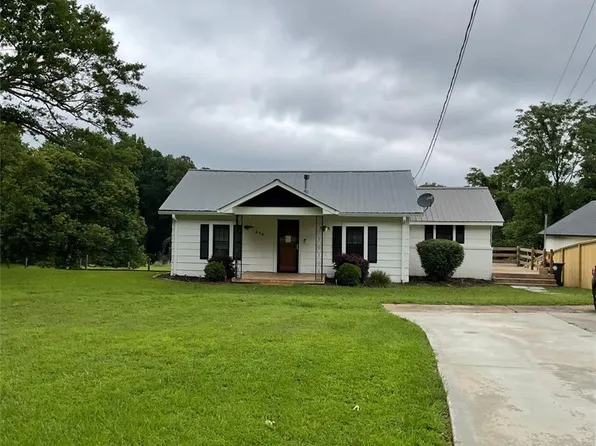 574 Lakeview Dr, Gainesville, GA 30501