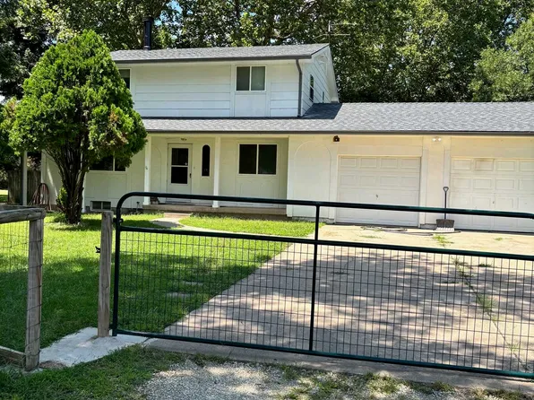 10475 S Hillside Ave, Mulvane, KS 67110