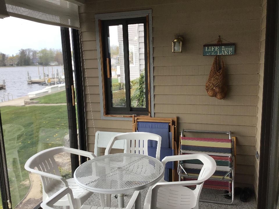 359 S Spinnaker Dr Pentwater MI Zillow