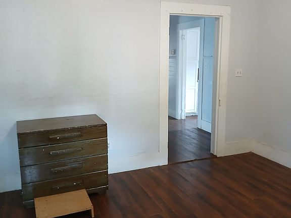 4th image of 605 E San Jacinto Ave