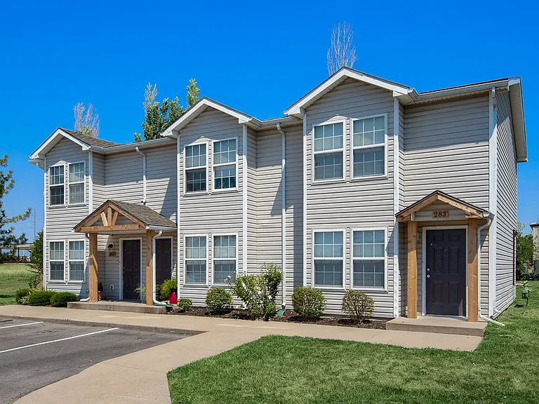 Evergreen Townhomes — Photo 12