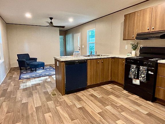 4th image of 1700 Demere Rd #122
