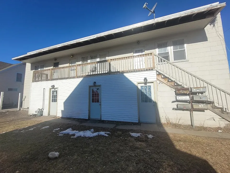 714 1/2 W 1st St #7