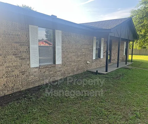 8516 S 35th Ter Photo 1