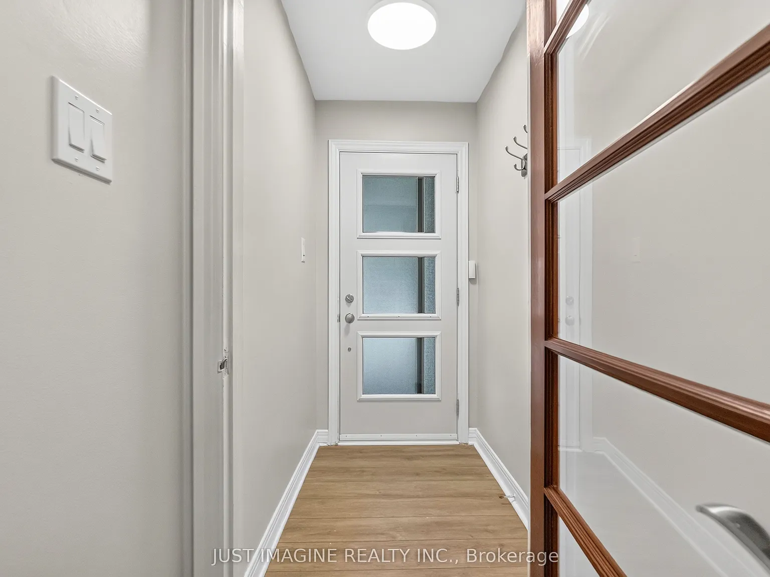 4 bed, $3,800 — Photo 3