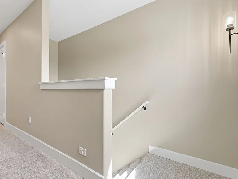 2134 E Beaumont St — Photo 25