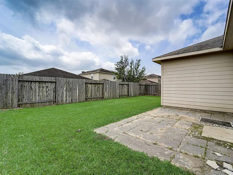 315 Apache Field Ln — Photo 26