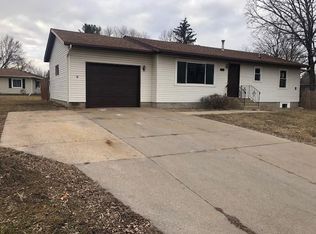 204 12th Ave NW, Waseca, MN 56093