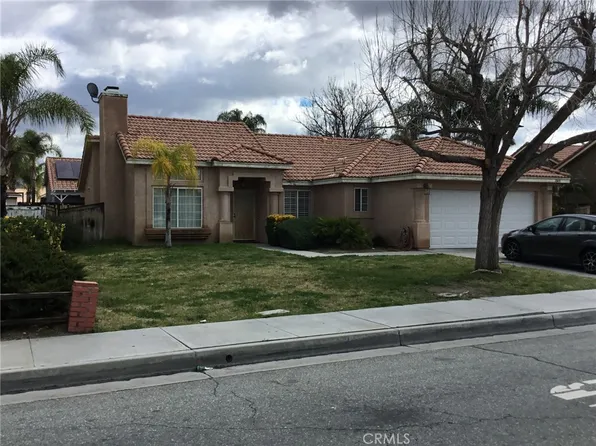 1069 Las Rosas Dr, San Jacinto, CA 92583