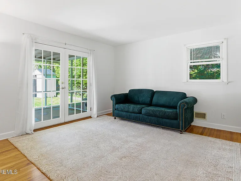506 Woodland Rd — Photo 19