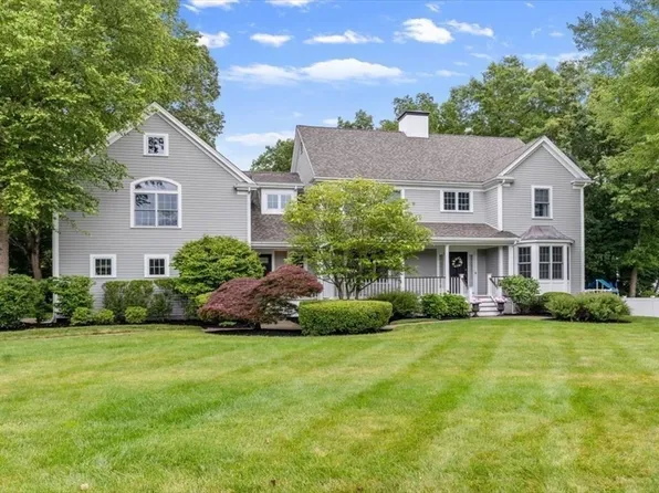 3 Rosewood Ln, Hingham, MA 02043