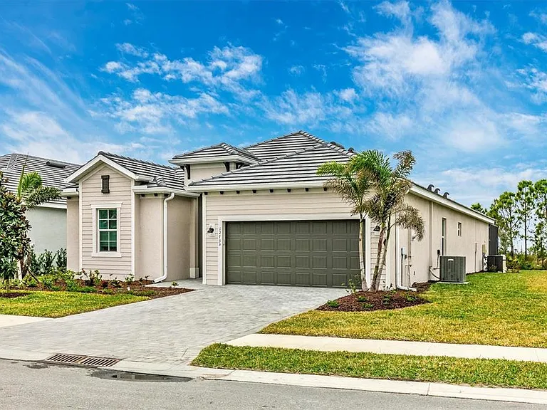 12733 Tulum Loop — Photo 47