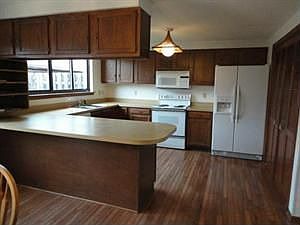 2nd image of 194 Wedgewood Dr