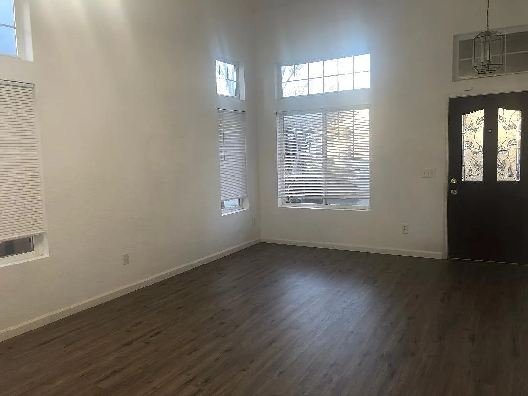 1350 Heatherfield Way — Photo 2