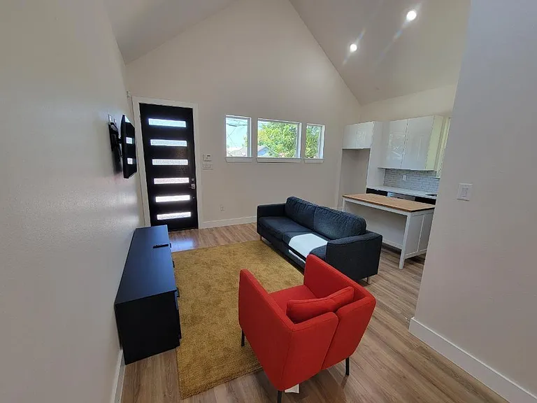 7614 Avenue L — Photo 3