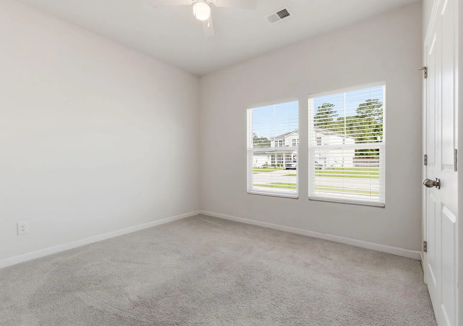 4 Bedroom, 2 Bathroom Home in Lindera Preserve - Summerville — Photo 3