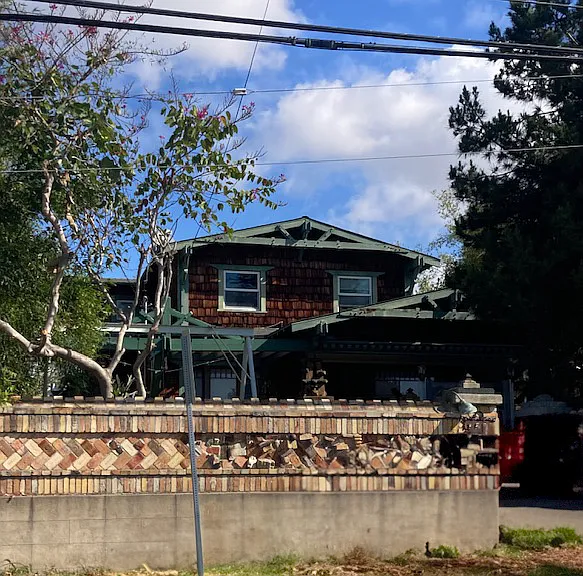 1553 E Burnett St — Photo 1