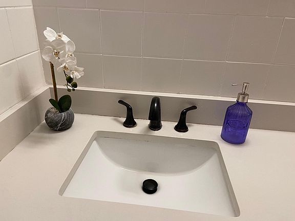 Bathroom vanity
