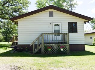 304 Cleveland Ave W, Karlstad, MN 56732
