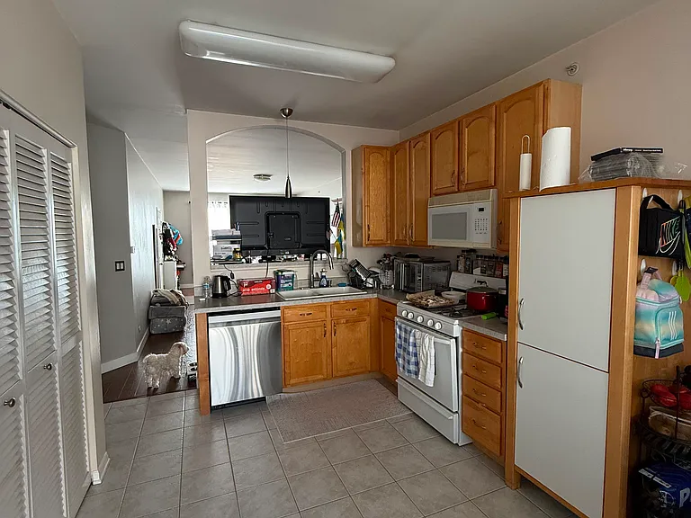 153 N Waters Edge Dr #E — Photo 8