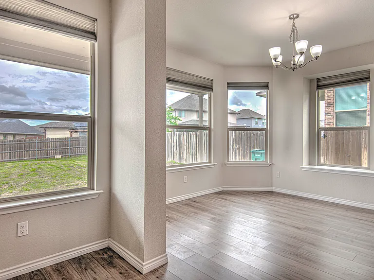 6107 Lavaca Dr — Photo 7