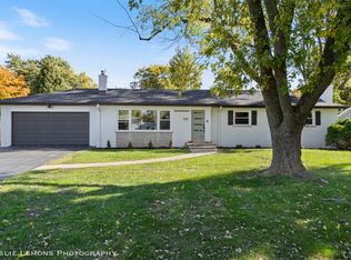 1S325 Buttercup Ln, Villa Park, IL