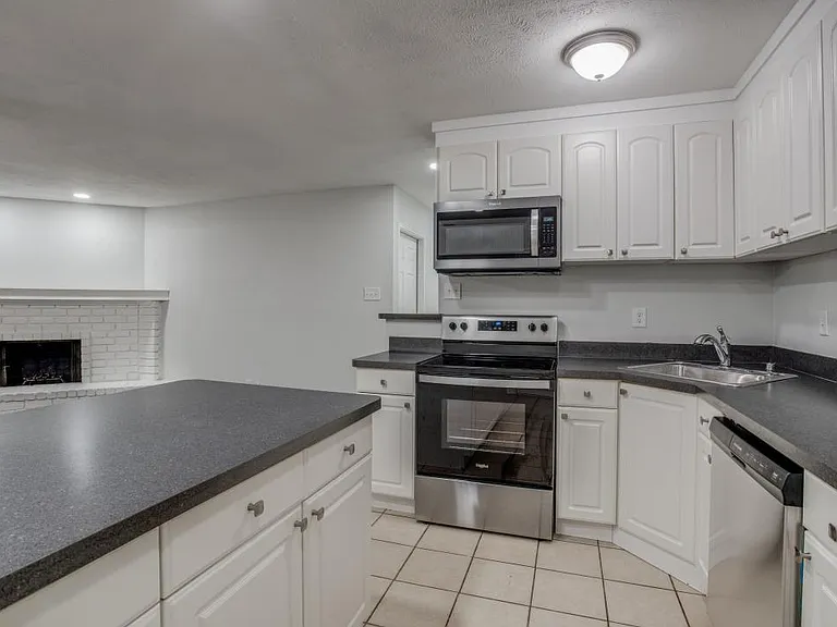 5532 Gibson Dr — Photo 4