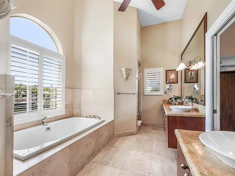 550 Jeronimo Dr — Photo 10