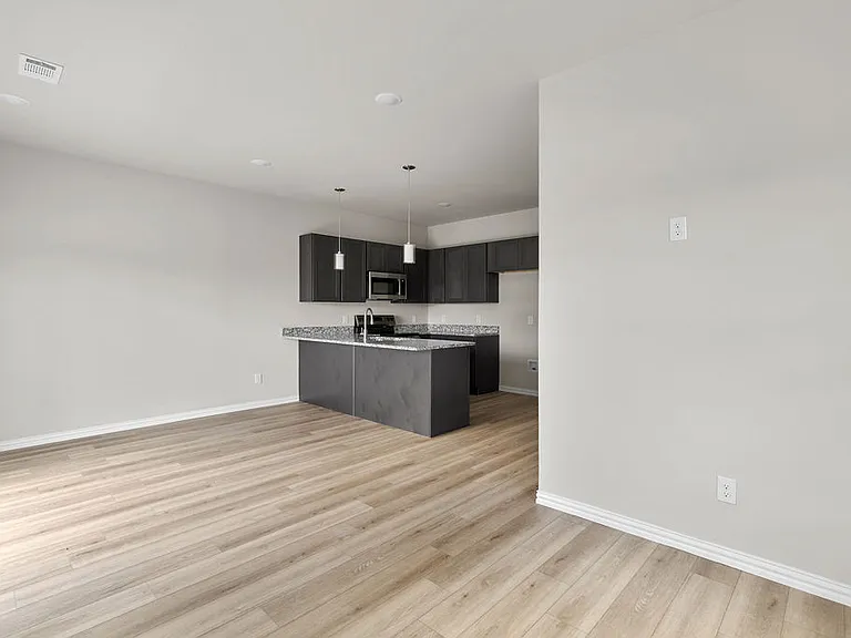 3329 Eastland St — Photo 5