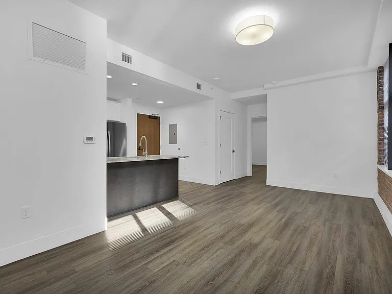 The Residences at Barnett — Photo 55