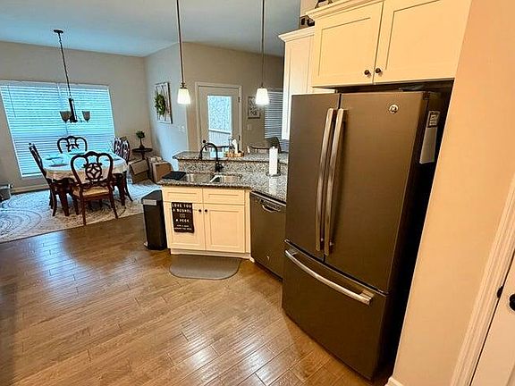 3rd image of 149 Hutton Ct
