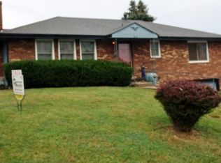 312 Redwing Dr, Hiawatha, KS 66434