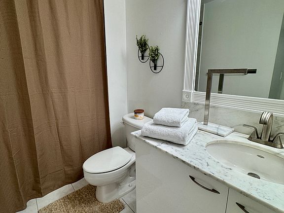 4th image of 133 NE 2nd Ave APT 2813