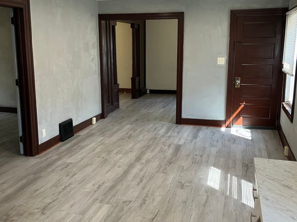35 Rotary Ave #2