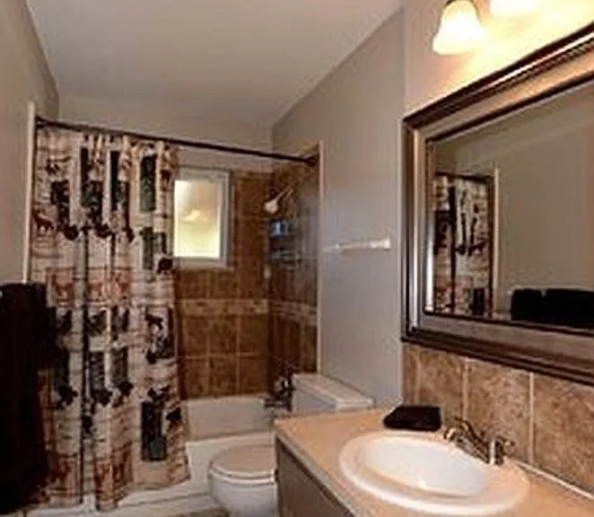 325 N Roosevelt Ave — Photo 17