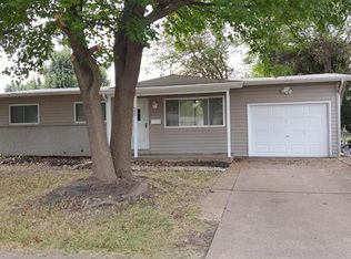 990 Keeven Ln, Florissant, MO 63031
