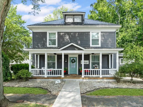 100 W Walnut St, Waynetown, IN 47990