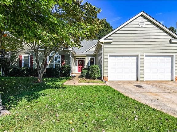 2nd image of 131 Lakewood Circle Dr