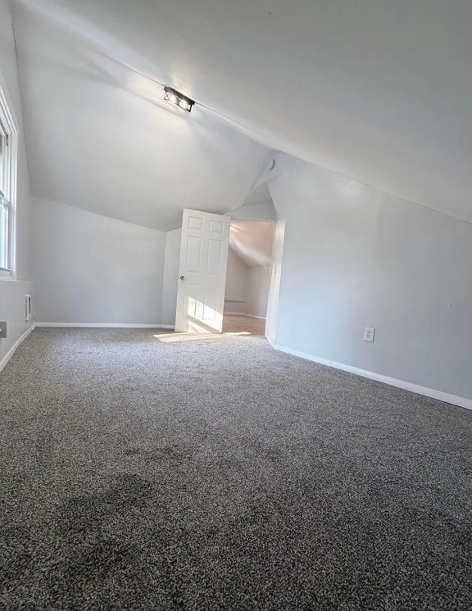 Building Photo - 81 Myrtle St #3