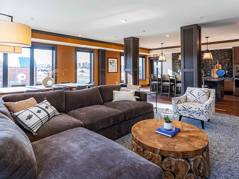 Summit Social Suite