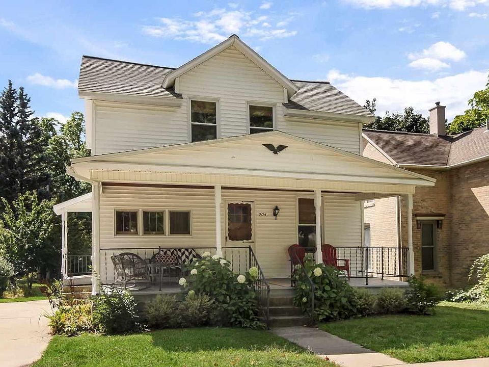 1st image of 204 Leelanau Ave