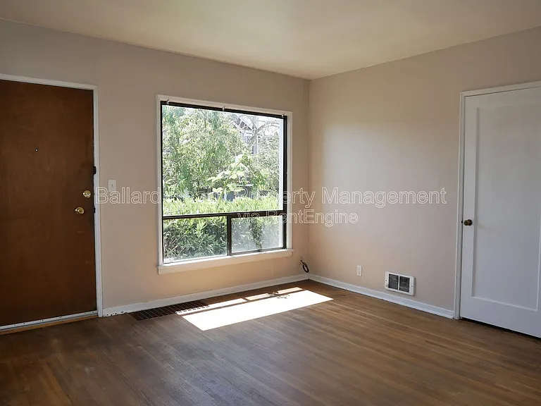 1406 NW 61st St — Photo 5