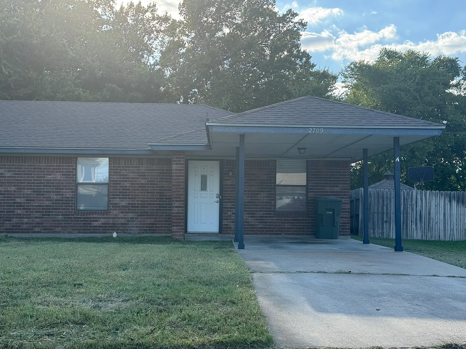 2 bed, 800 sqft, $1,000 — Photo 1