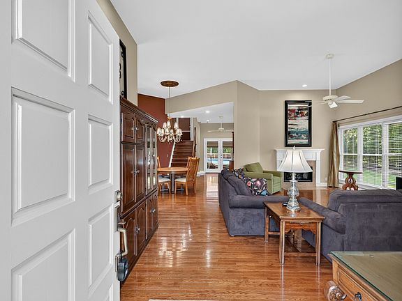 4th image of 1135 Stirlingshire Dr