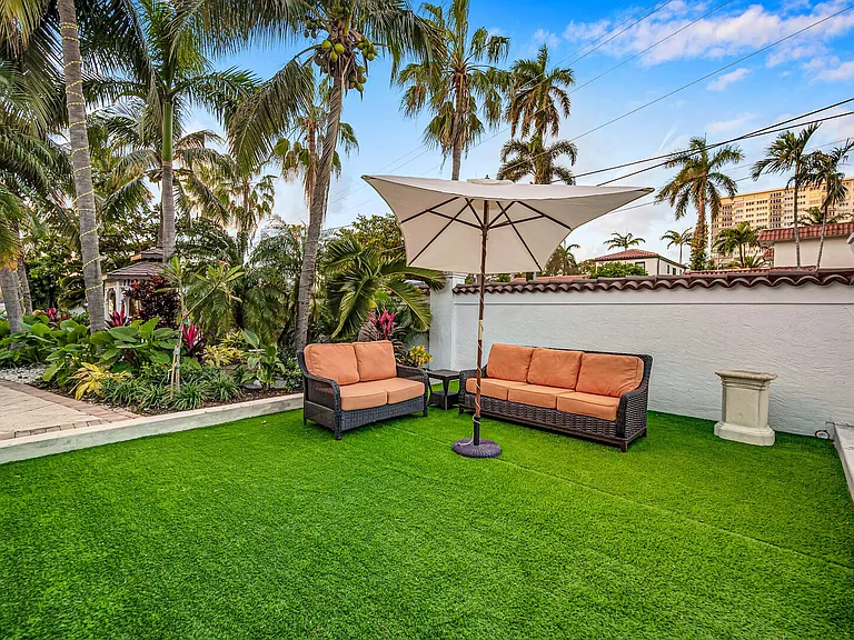 Hibiscus Pl — Photo 37