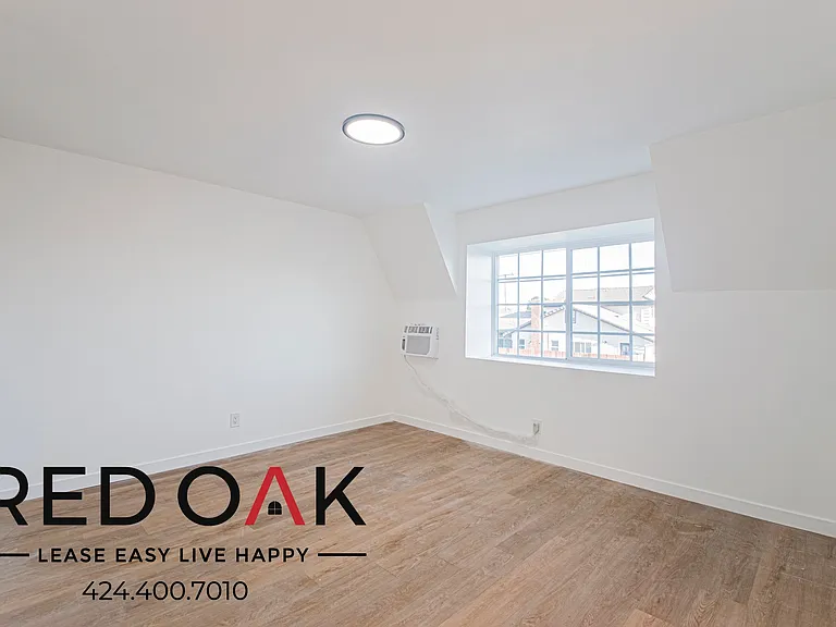 11051 Barnwall St #10 — Photo 8